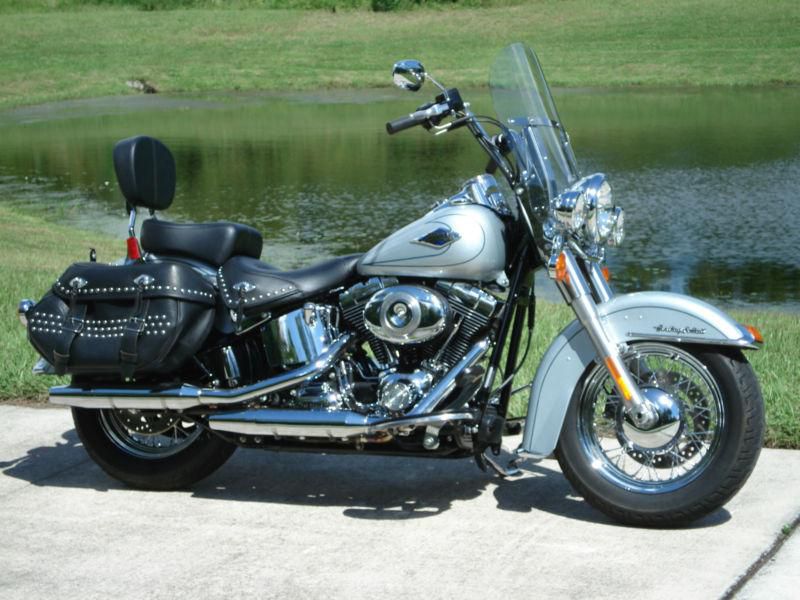 2010 harley davidson heritage softail classic only 7k miles perfect bike