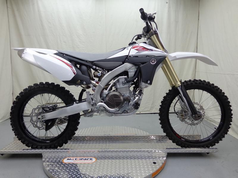 2013 Yamaha YZ450F Dirt Bike 