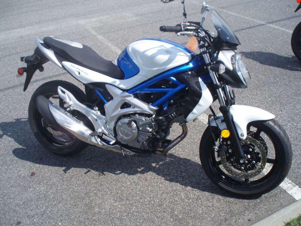 2009 suzuki gladius  sportbike 