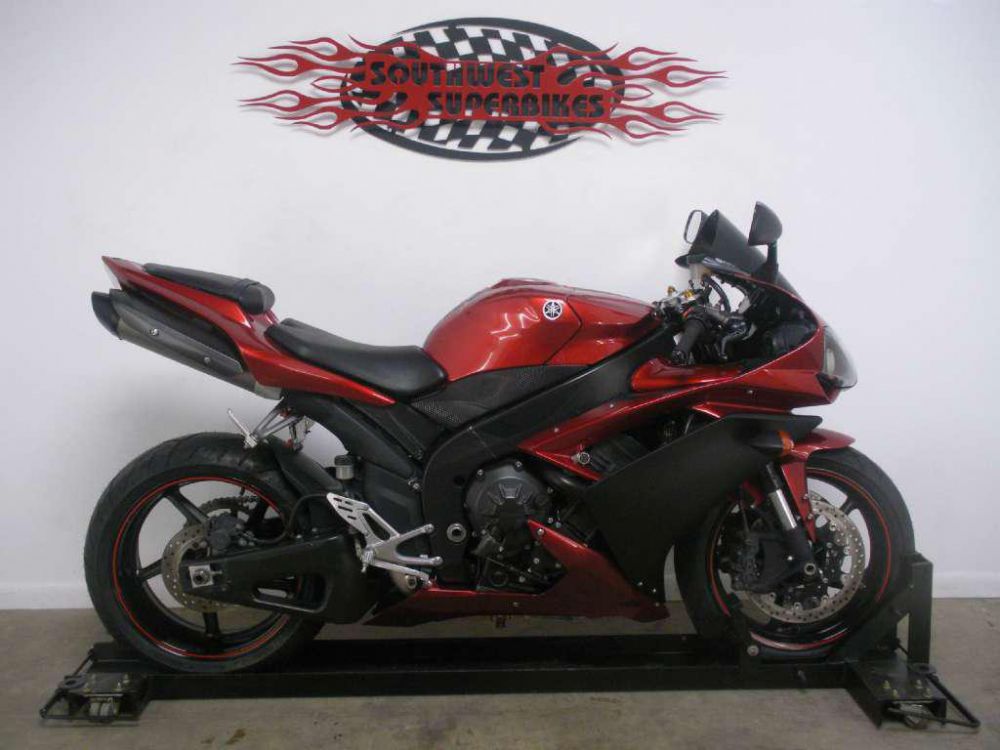 2007 yamaha yzf-r1  sportbike 