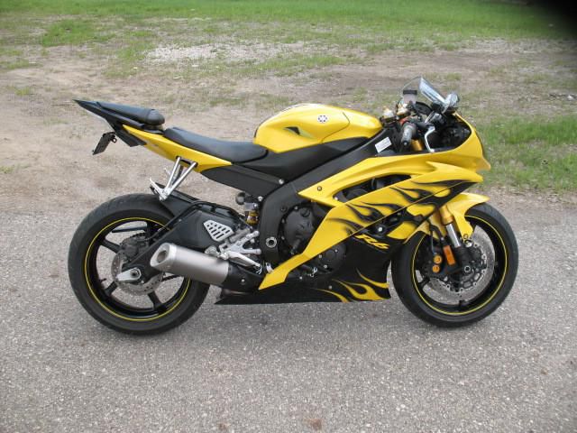 2008 yamaha yzf-r6  sportbike 