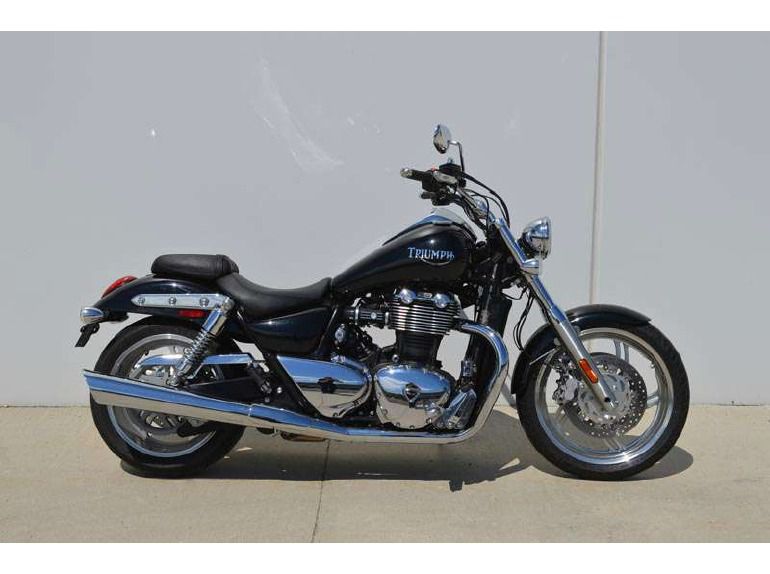 2012 triumph thunderbird 