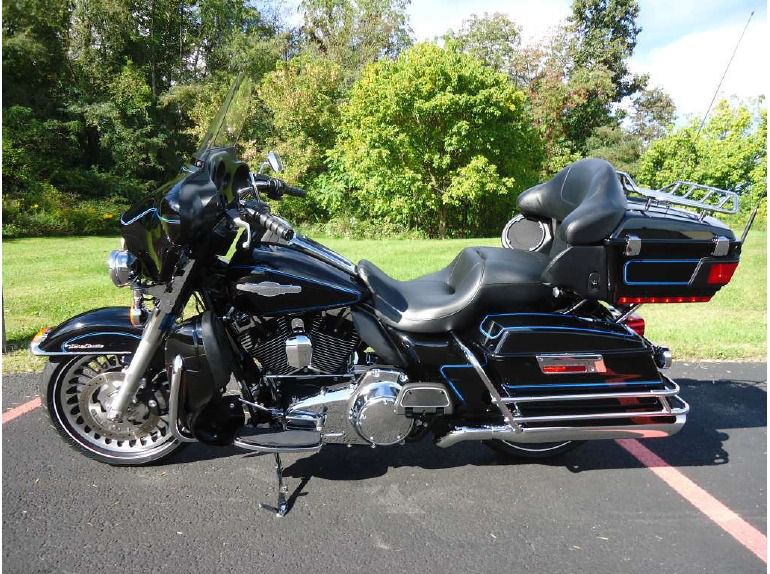 2011 Harley-Davidson FLHTCU Ultra Classic for sale on 2040-motos