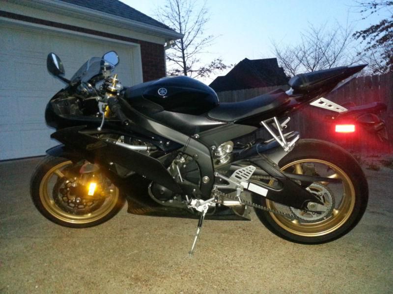 2009 yamaha r6 - black - mint condition