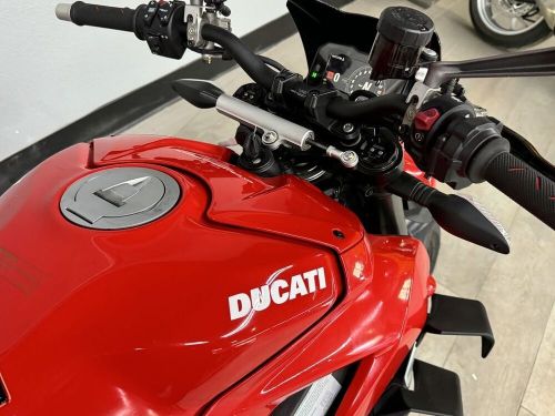 2022 Ducati Streetfighter V4 Ducati Red