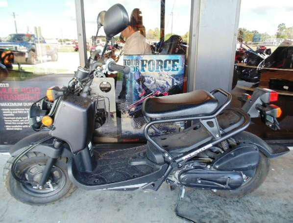 2009 honda ruckus  scooter 