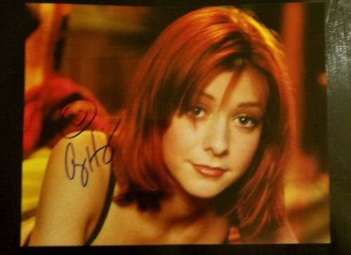 Alyson hannigan hand signed  8x10 free shipping