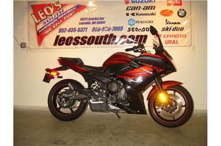 2011 Yamaha FZ 6R Sportbike 