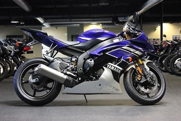 2013 yamaha yzf-r6 blue-white  sportbike 