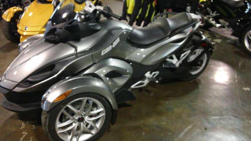 2013 can-am spyder rs se5  sportbike 