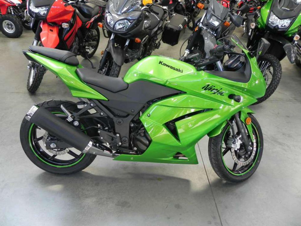 2012 kawasaki ninja 250r  sportbike 