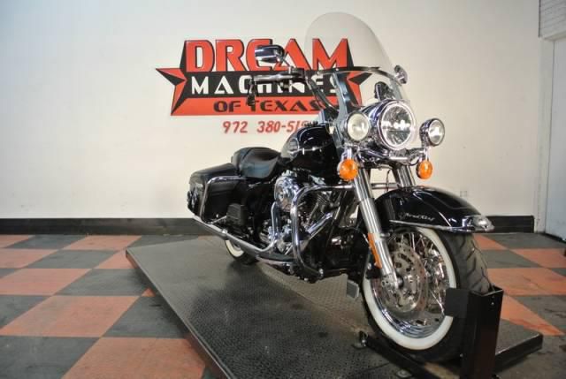 2010 Harley-Davidson Road King Classic FLHRC Cruiser 