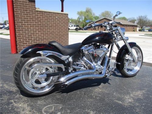 2004 BIG DOG 107&#034; PIT BULL 240MM SOFTAIL BLACK W/ RED FLAMES ONLY 4237 MILES