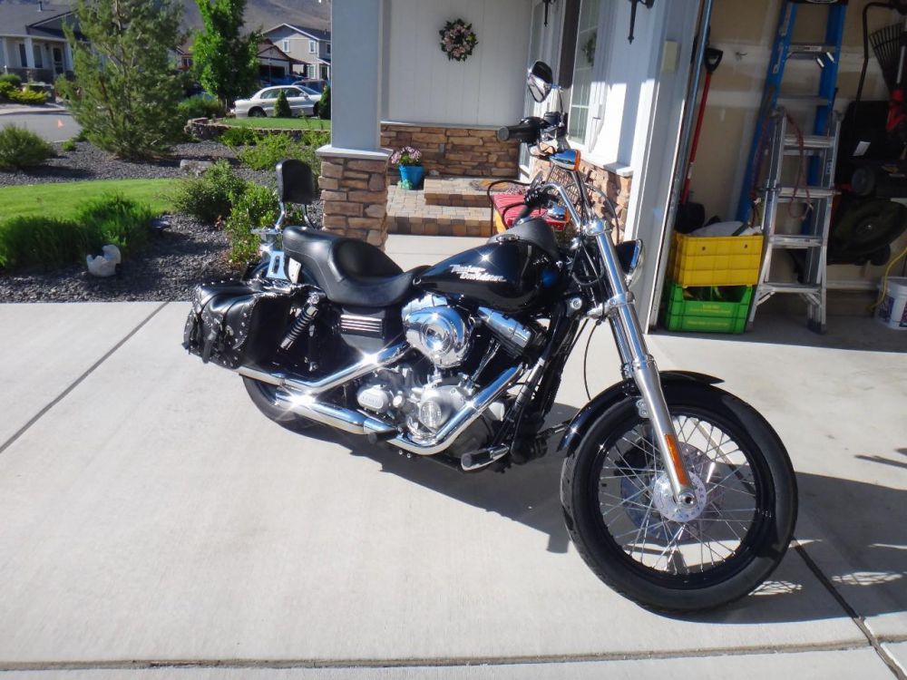 2009 Harley-Davidson Dyna Street Bob Cruiser 