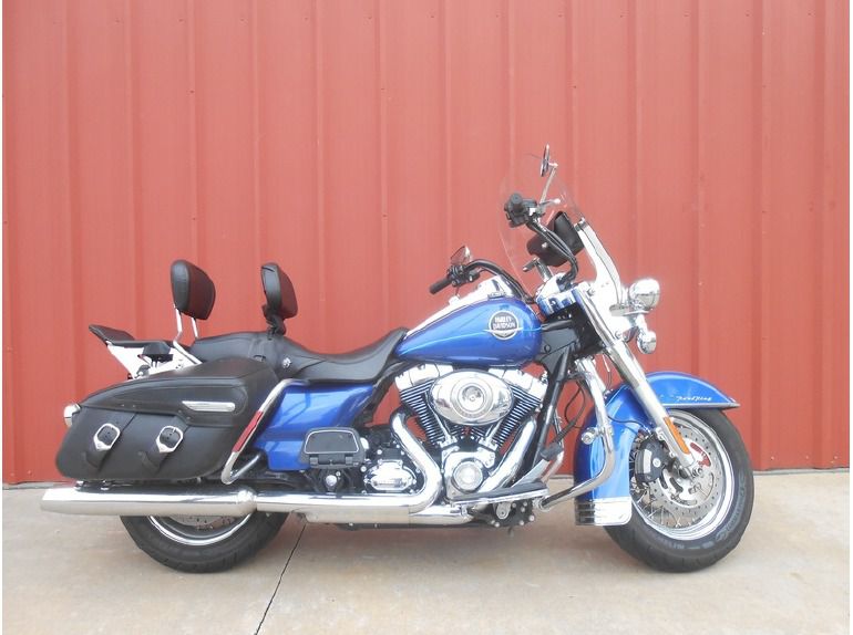 2010 Harley-Davidson FLHRC - Road King Classic 