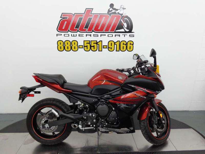 2011 yamaha fz 6 r  sportbike 