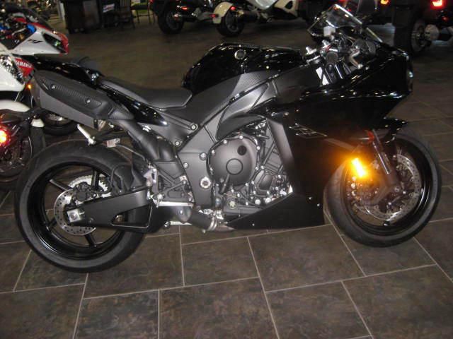 2012 yamaha yzf-r1  sportbike 