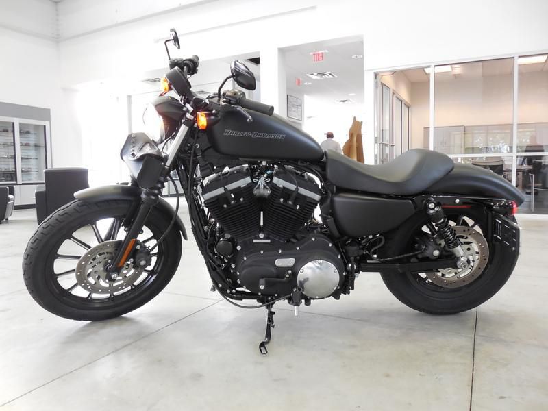 2010 Harley-Davidson XL883N - Sportster Iron 883 Standard 