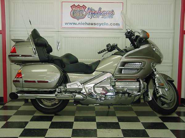 2002 honda gold wing  touring 