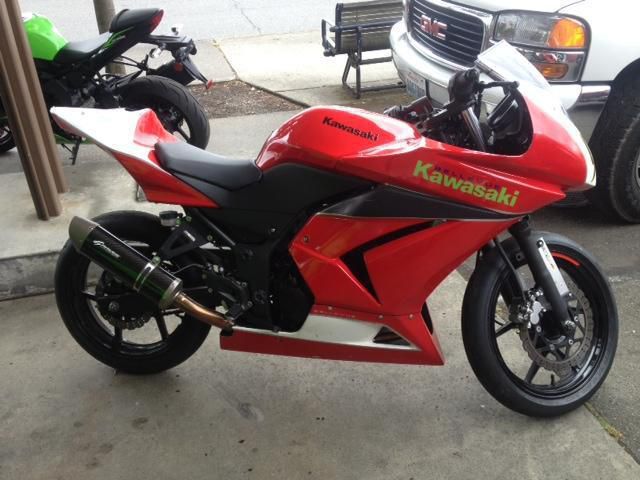 2010 kawasaki ninja 250r  sportbike 