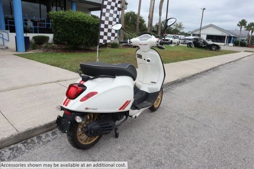 2022 Vespa Sprint 50 Racing Sixties