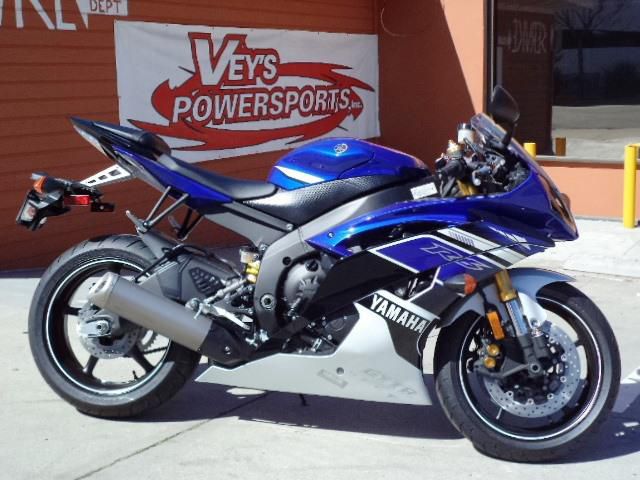 2013 yamaha yzf-r6 blue-white  sportbike 