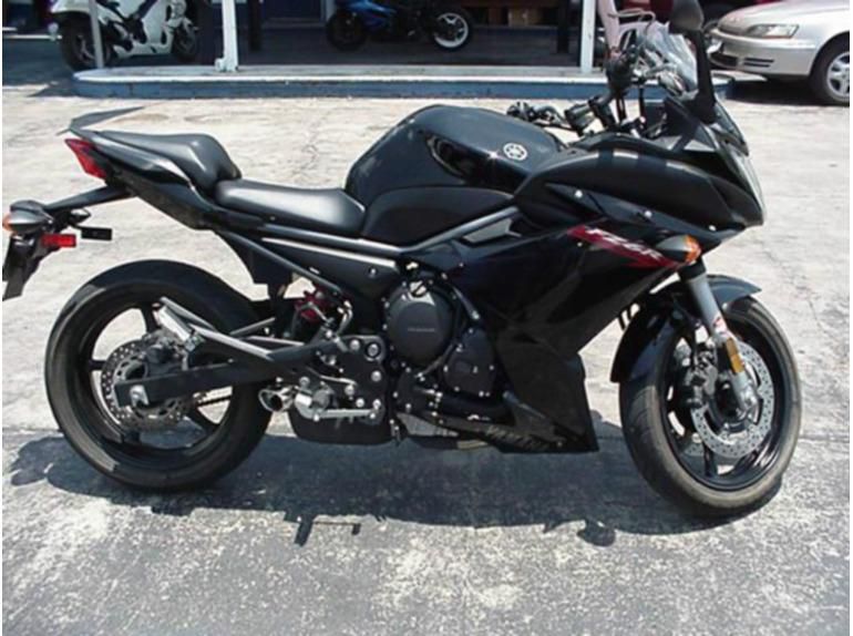 2009 yamaha fz6  standard 