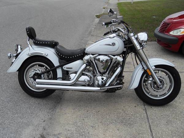 2006 Yamaha Roadstar Pearl White 1700cc Silverado(Book Price $7130)