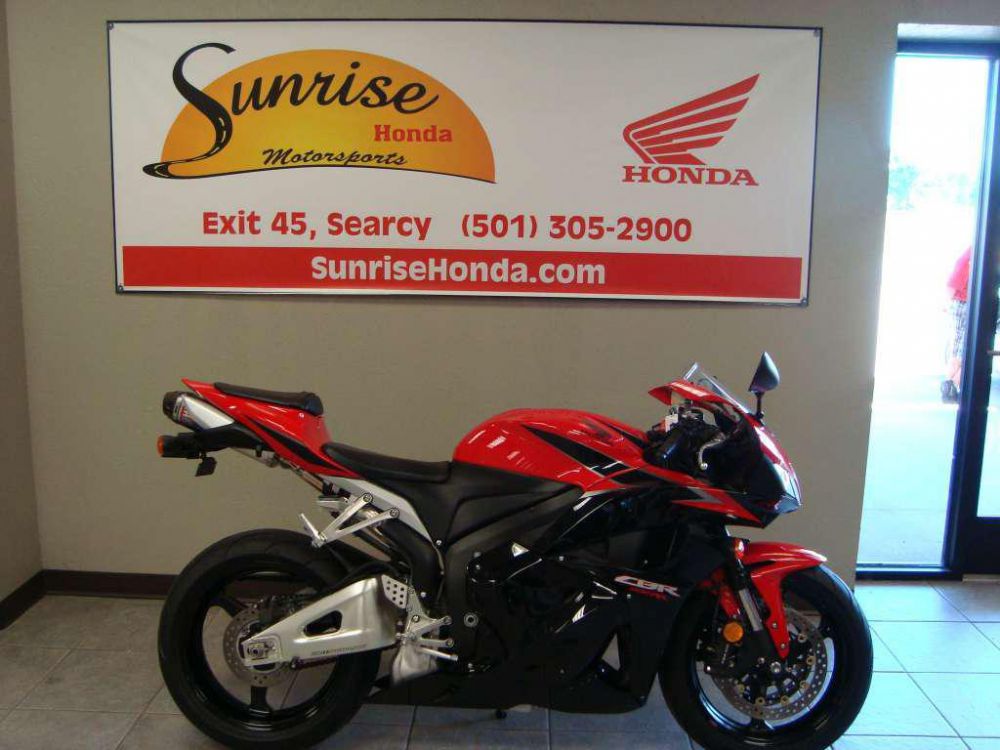 2011 honda cbr600rr  sportbike 