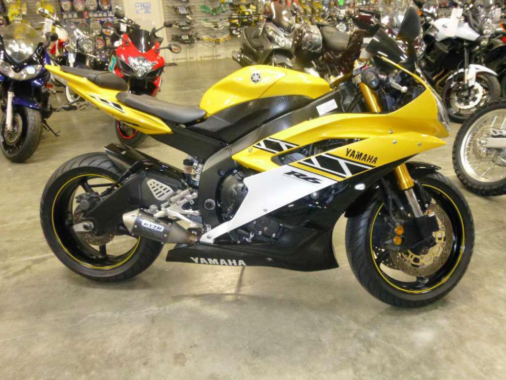 2006 yamaha yzf-r6  sportbike 