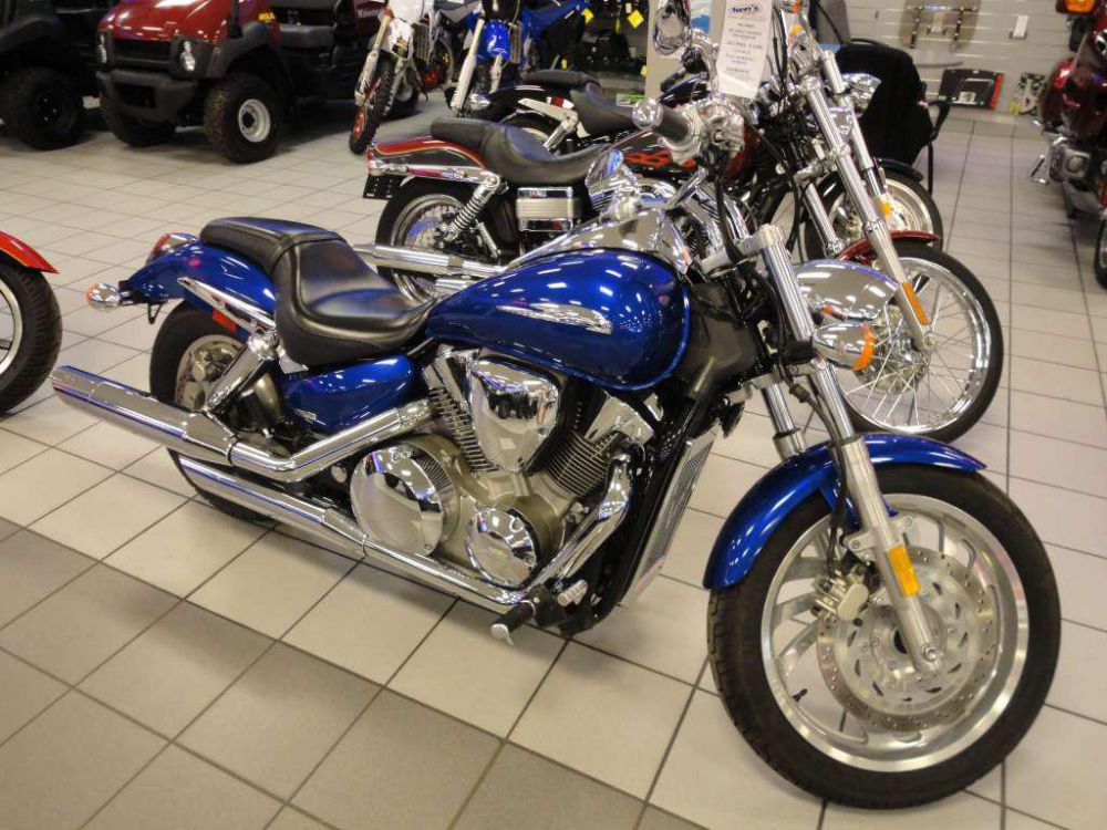 2005 honda vtx 1300c  cruiser 