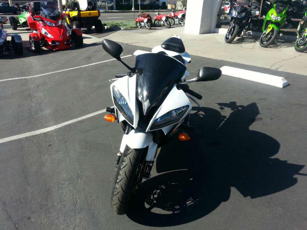 2012 yamaha yzf-r6  sportbike 