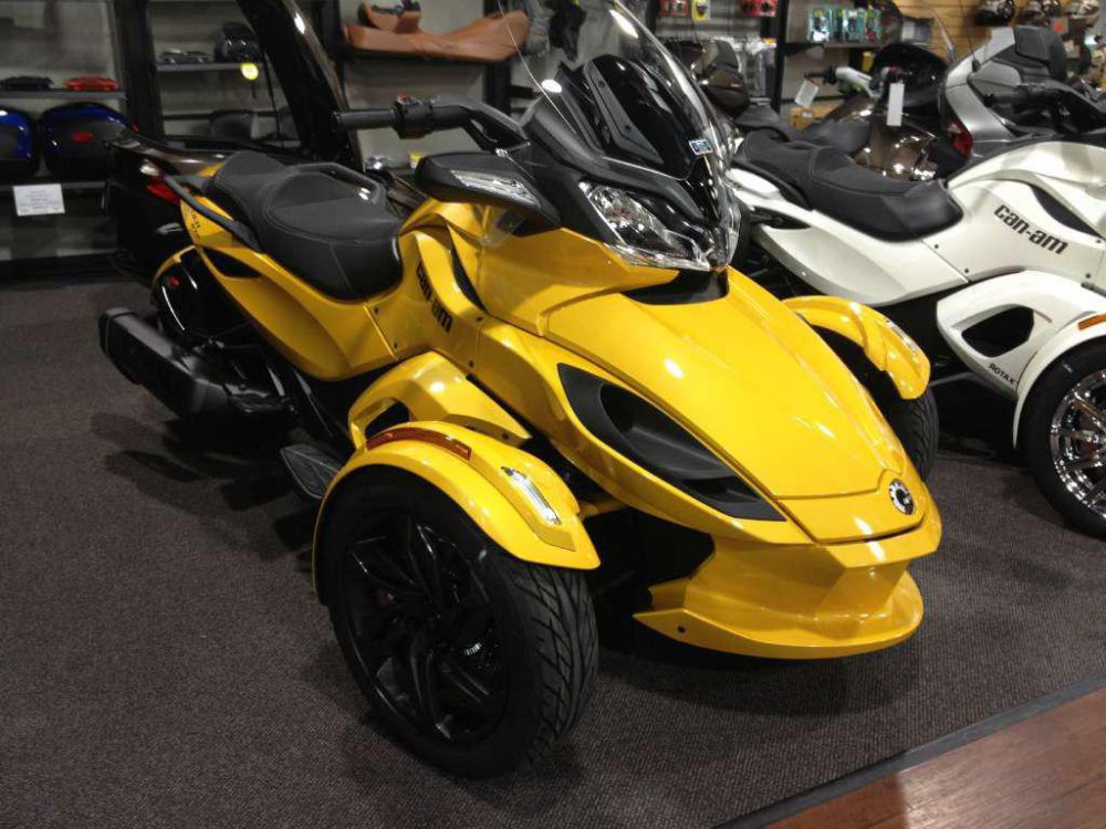 2013 can-am spyder st-s se5  sport touring 