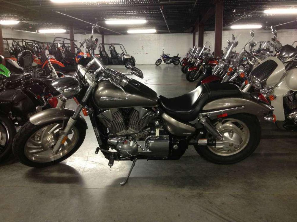 2009 honda vtx1300c  cruiser 