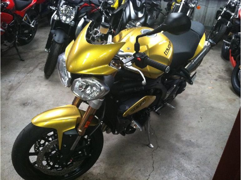 2013 triumph speed triple abs - sulphur yellow 