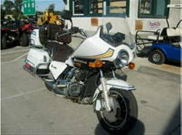 1984 Honda GL1200 Goldwing Touring Bike Full Fairings Trunk and bags