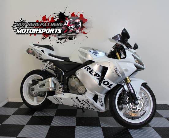 2006 honda repsol 600rr click the link for financing!!