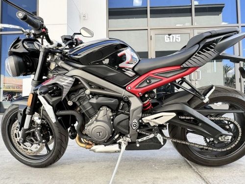 2022 Triumph Street Triple R Sapphire Black