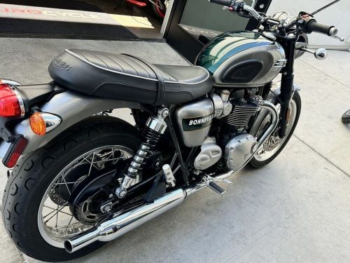 2022 Triumph Bonneville T120 Gold Line Silver Ice / Competition