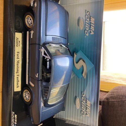 American Classic Car Legend 1966 FORD MUSTANG Fastback Diecast Model Car 1:18