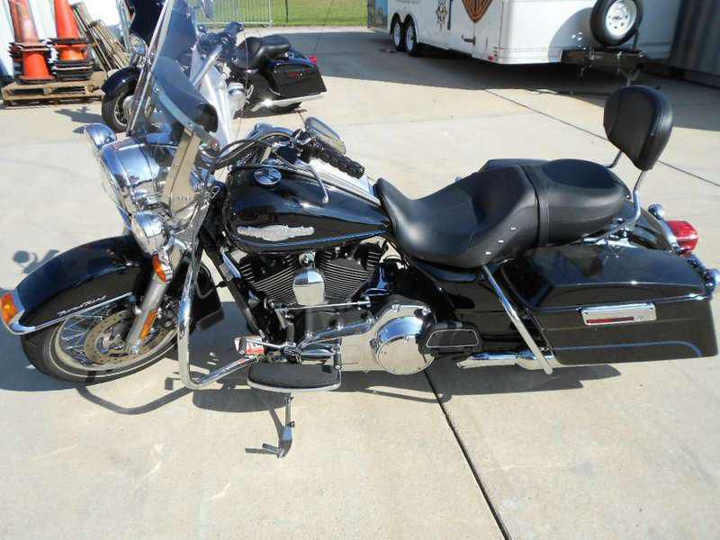 2011 Harley-Davidson FLHR - Road King Touring 