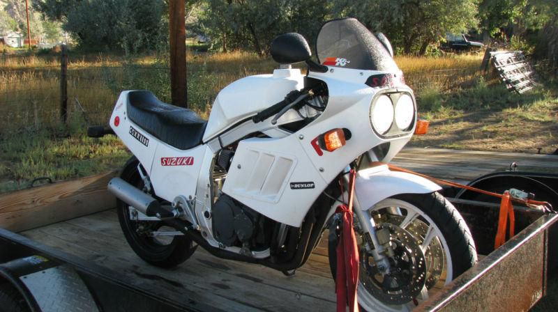 1986 suzuki gsxr 1100 (rare first year)