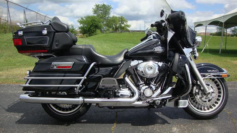 2011 harley-davidson flhtcu - ultra classic electra glide  touring 