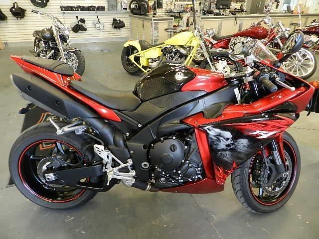 2011 yamaha r1 raven   