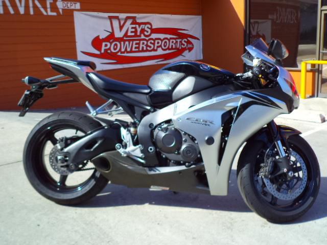 2008 honda cbr1000rr  sportbike 