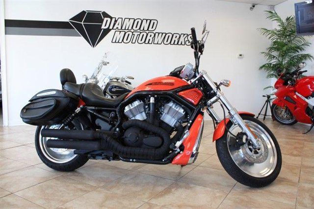 2004 red harley-davidson vrscb