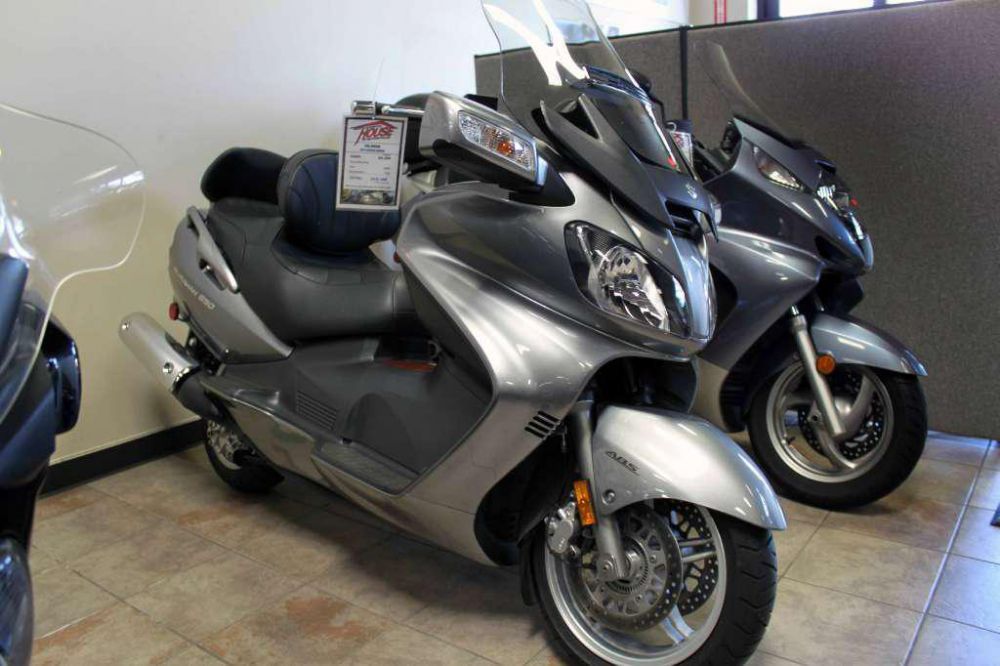 2011 suzuki burgman 650 exec  scooter 