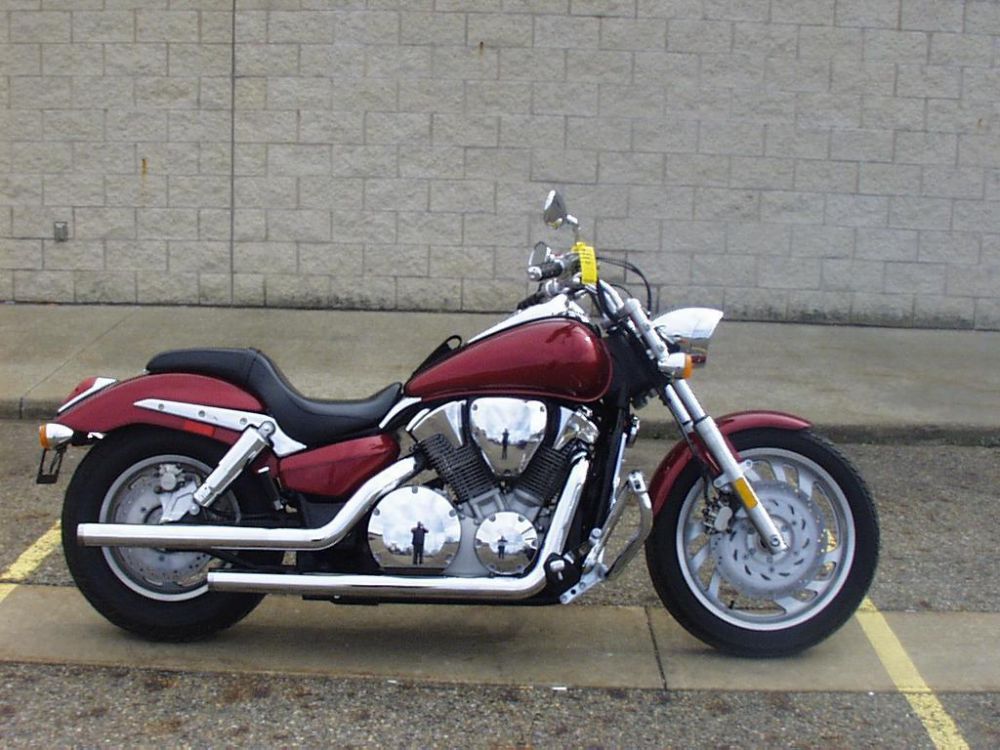 2005 honda vtx 1300c  cruiser 