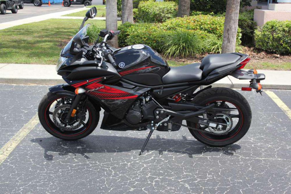 2012 yamaha fz6r  sportbike 