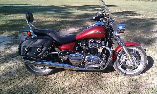 2010 triumph thunderbird